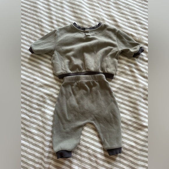 Grayson Mini Two-Piece Set - Picture 3 of 3